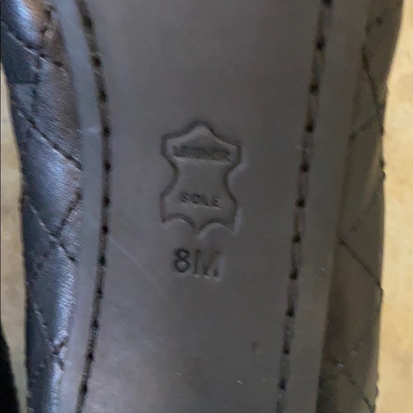 Tory Burch black leather quilted heels - Picture 8 of 8